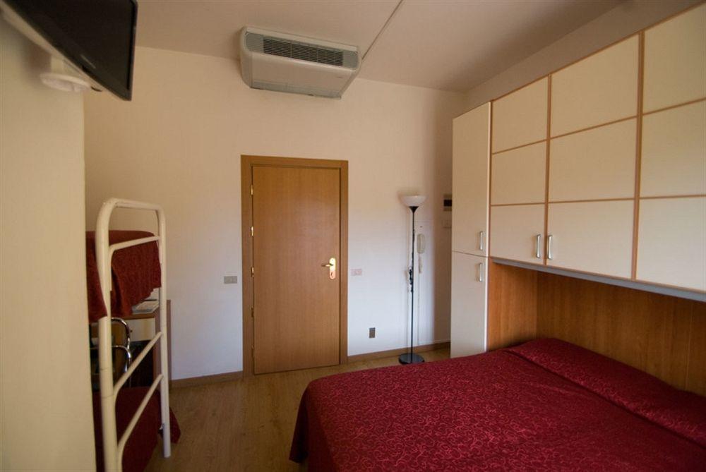 Hotel Gregory Мілано-Маріттіма Екстер'єр фото